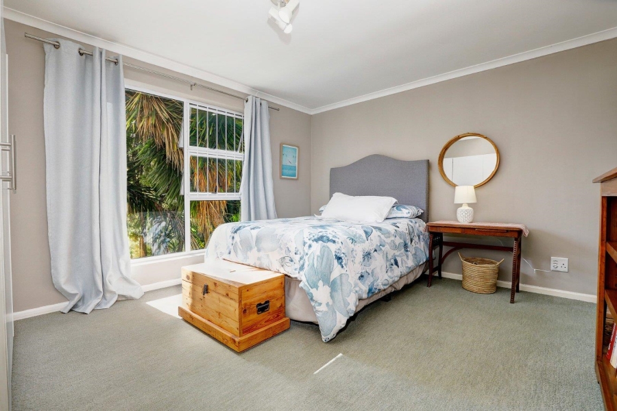2 Bedroom Property for Sale in Loevenstein Western Cape